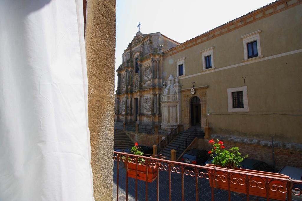Gualtiero Camere & Suite Caltagirone Εξωτερικό φωτογραφία